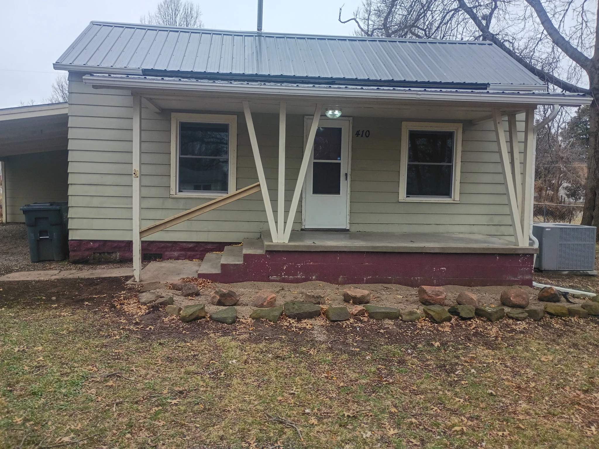 Pittsburg House: 410 East Adams