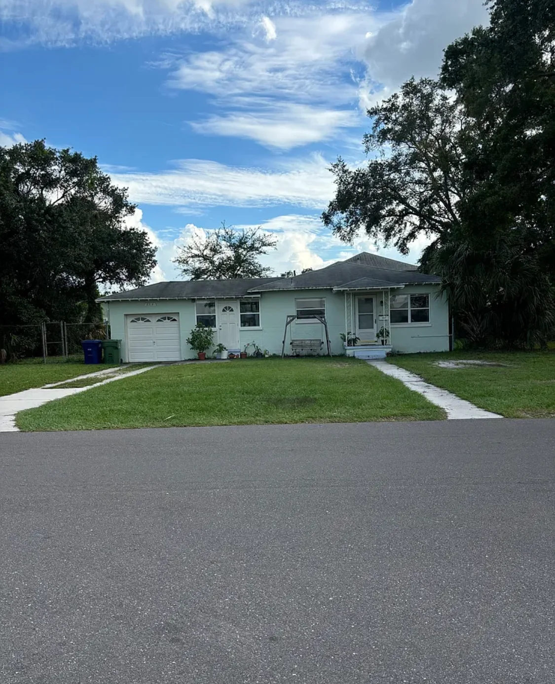 Tampa House: 2314 W Gray St