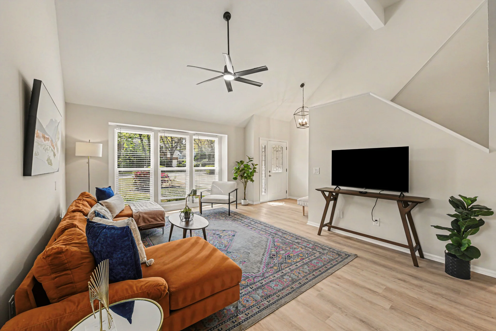 Mount Pleasant House: 1478 Diamond Blvd