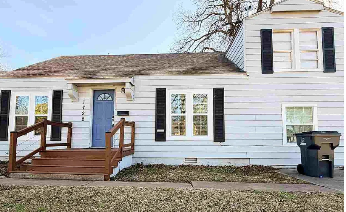 Lawton House: 1722 NW Liberty Ave.