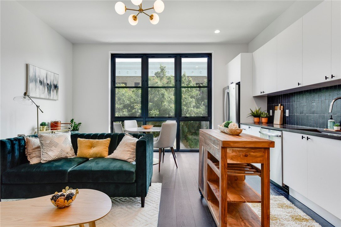 Austin Condo: 800 Embassy Dr