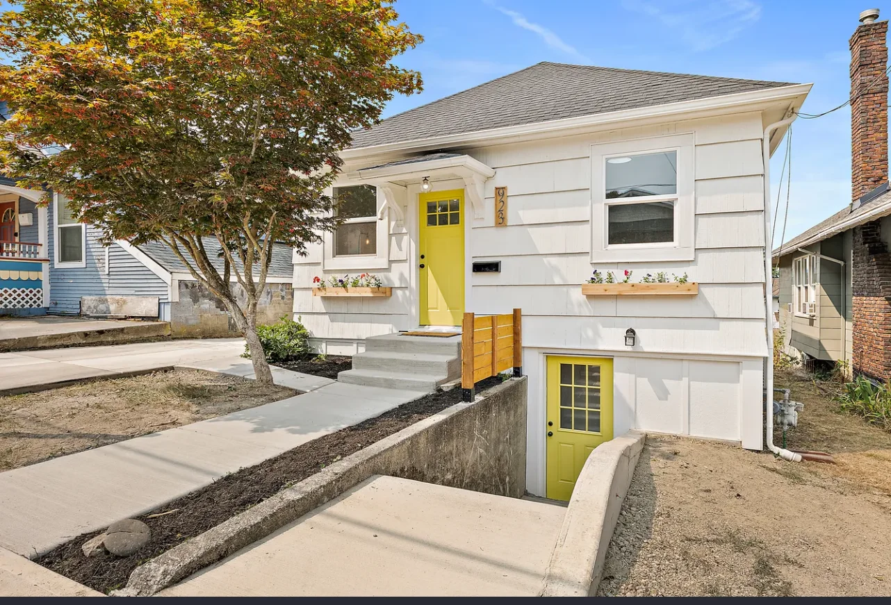 Bremerton Multiplex: 923 Pleasant Ave