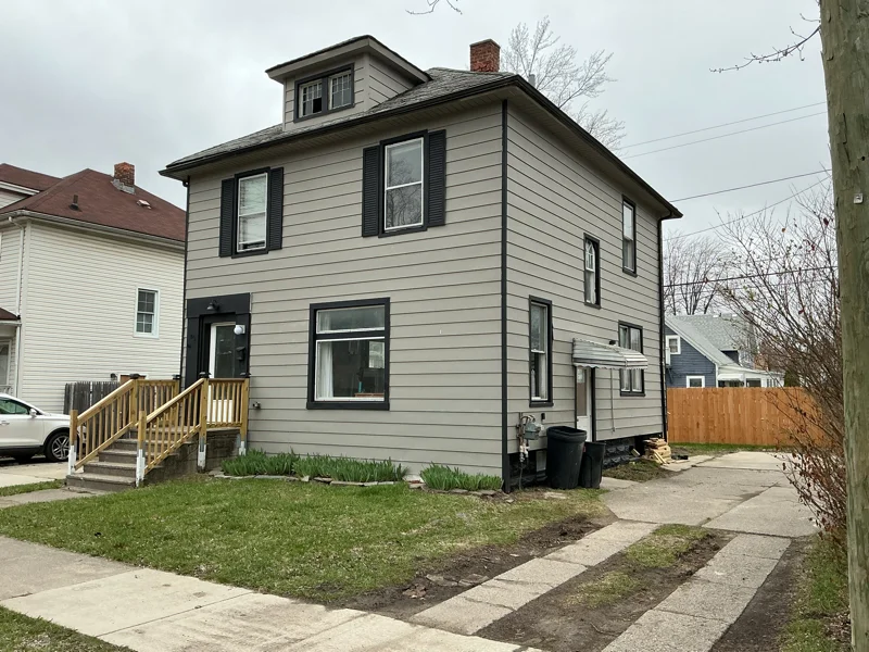 Mount Clemens House: 40 Ferrin Pl