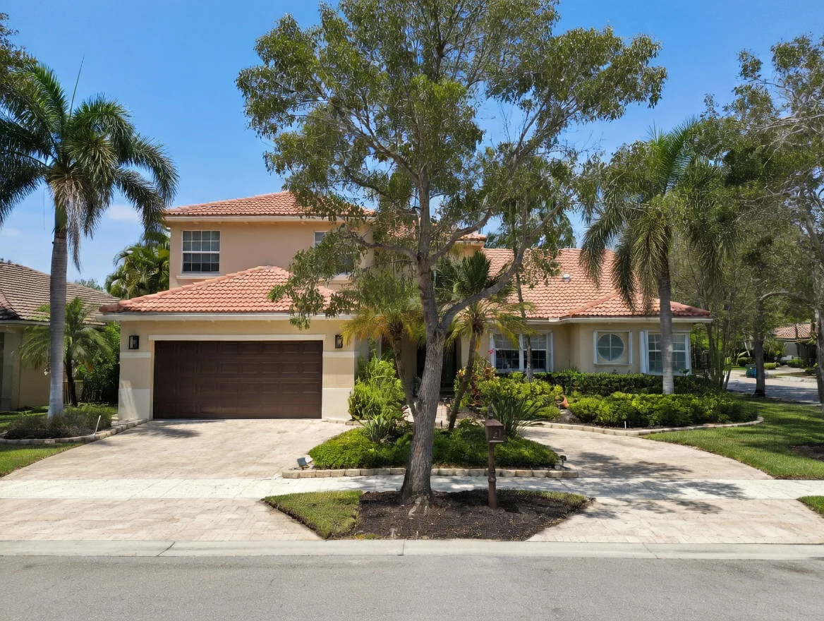 Weston House: 199 Fairmont Way