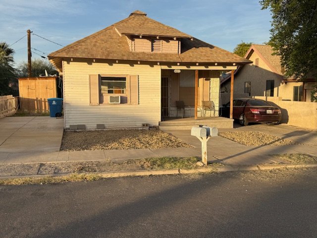 Needles House: 316 Cibola St.