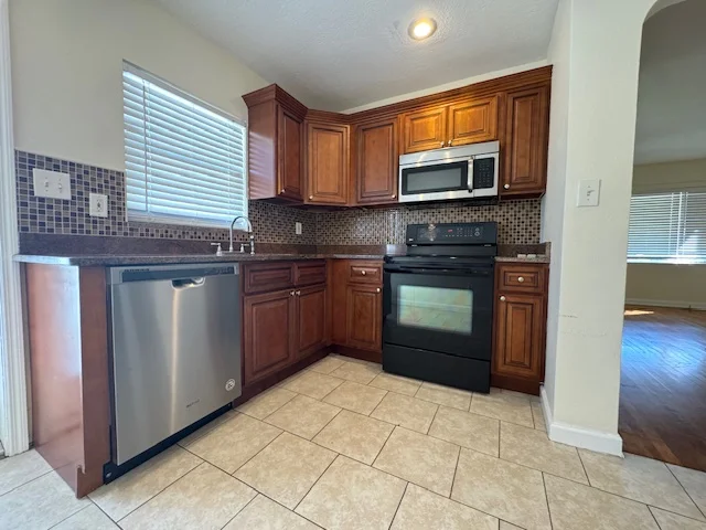 Saint Petersburg Multiplex: 4815 46th Ave N