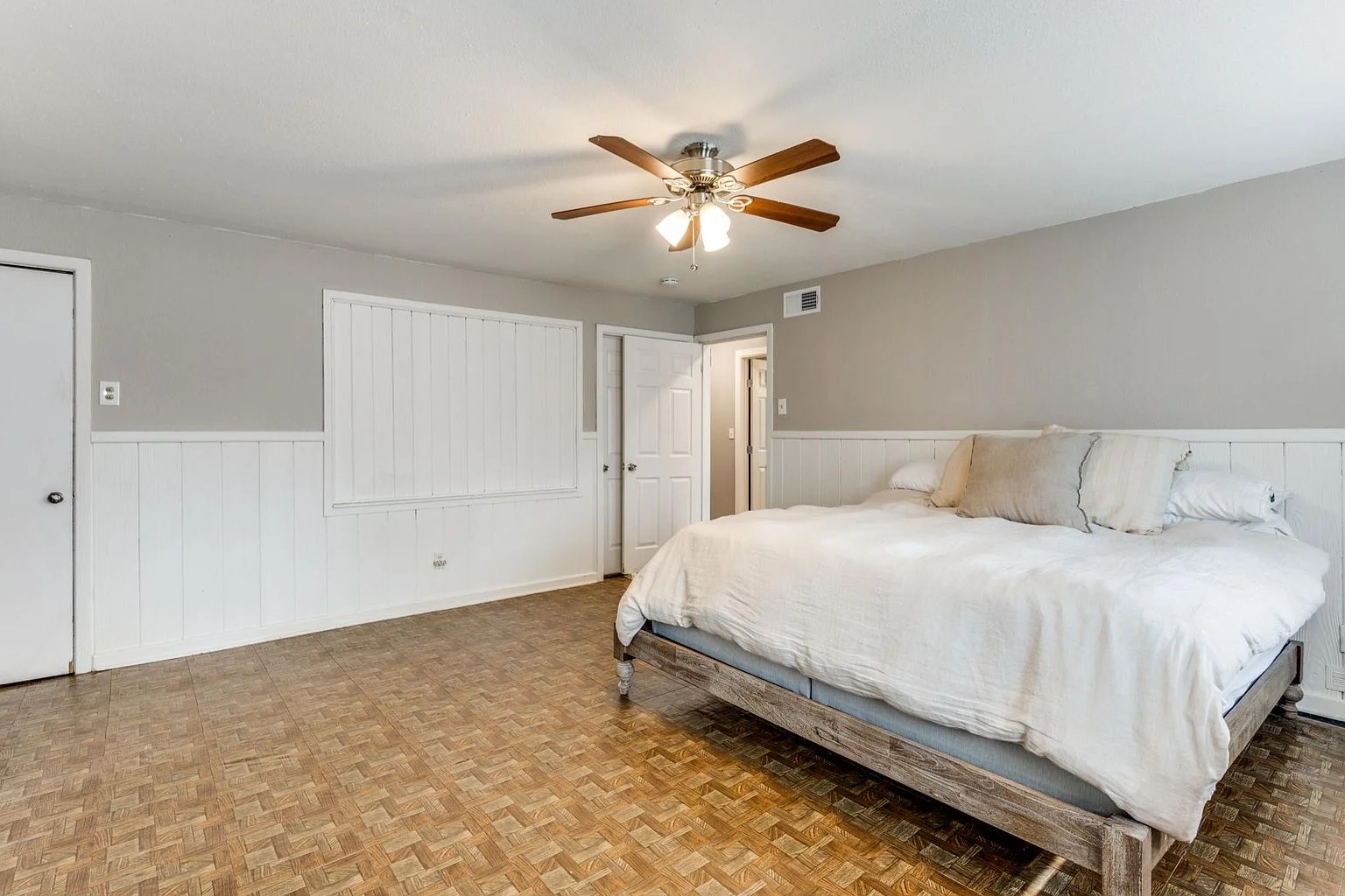 Fort Worth House: 4521 Donnelly Ave