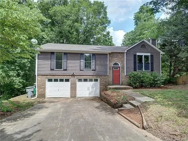 Charlotte House: 2942 Gray Feather Dr