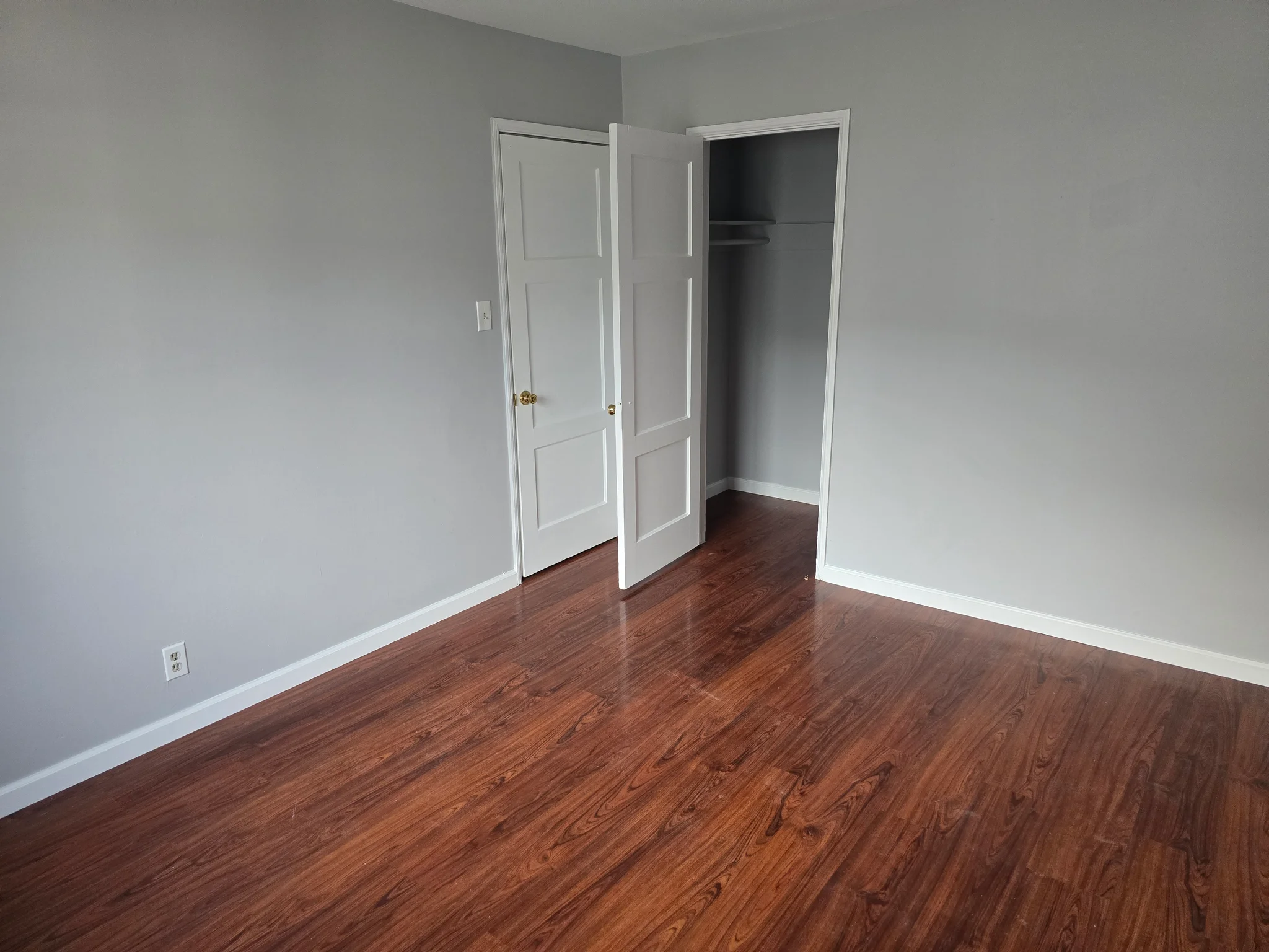 Los Angeles Apartment: 8927 Reading Avenue