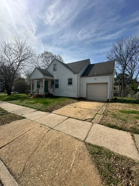 NORFOLK House: 3735 LENOIR CIRCLE