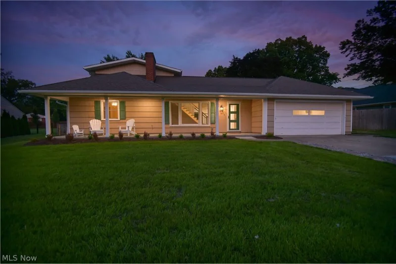 Medina House: 263 Cardinal Dr