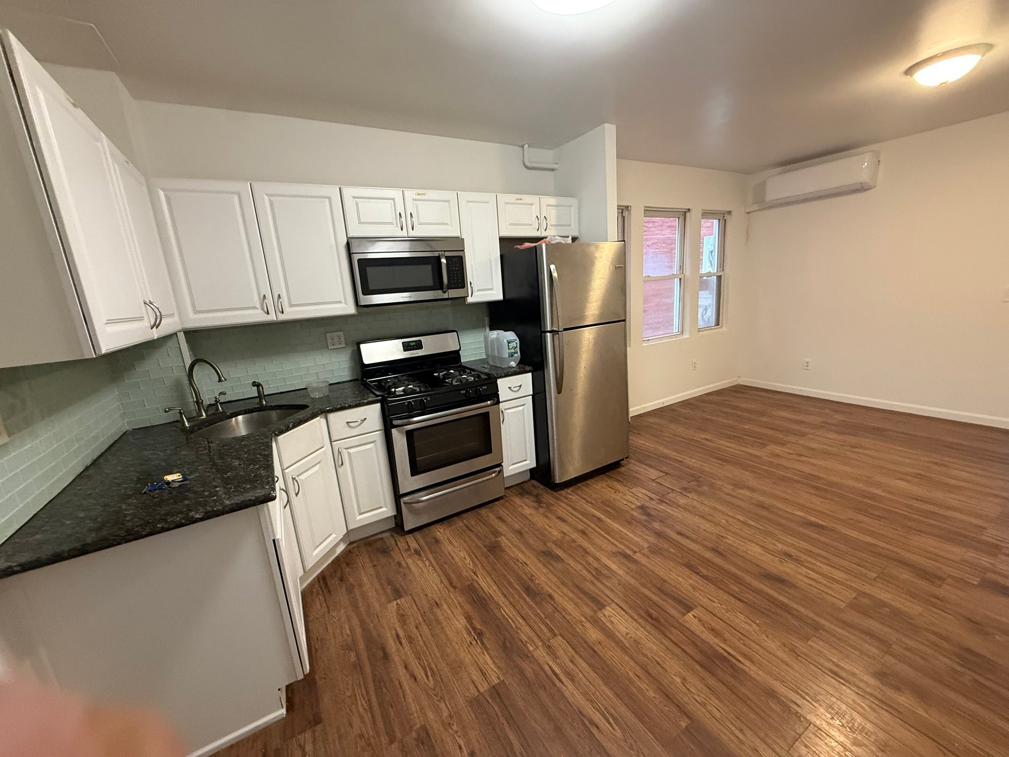 Astoria Townhome: 47-14 Ditmars Blvd