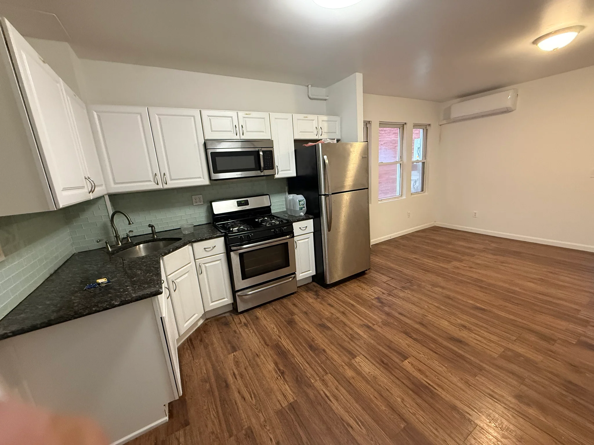 Astoria Townhome: 47-14 Ditmars Blvd