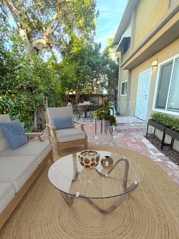 West Hollywood Apartment: 1040 N Sierra Bonita Ave