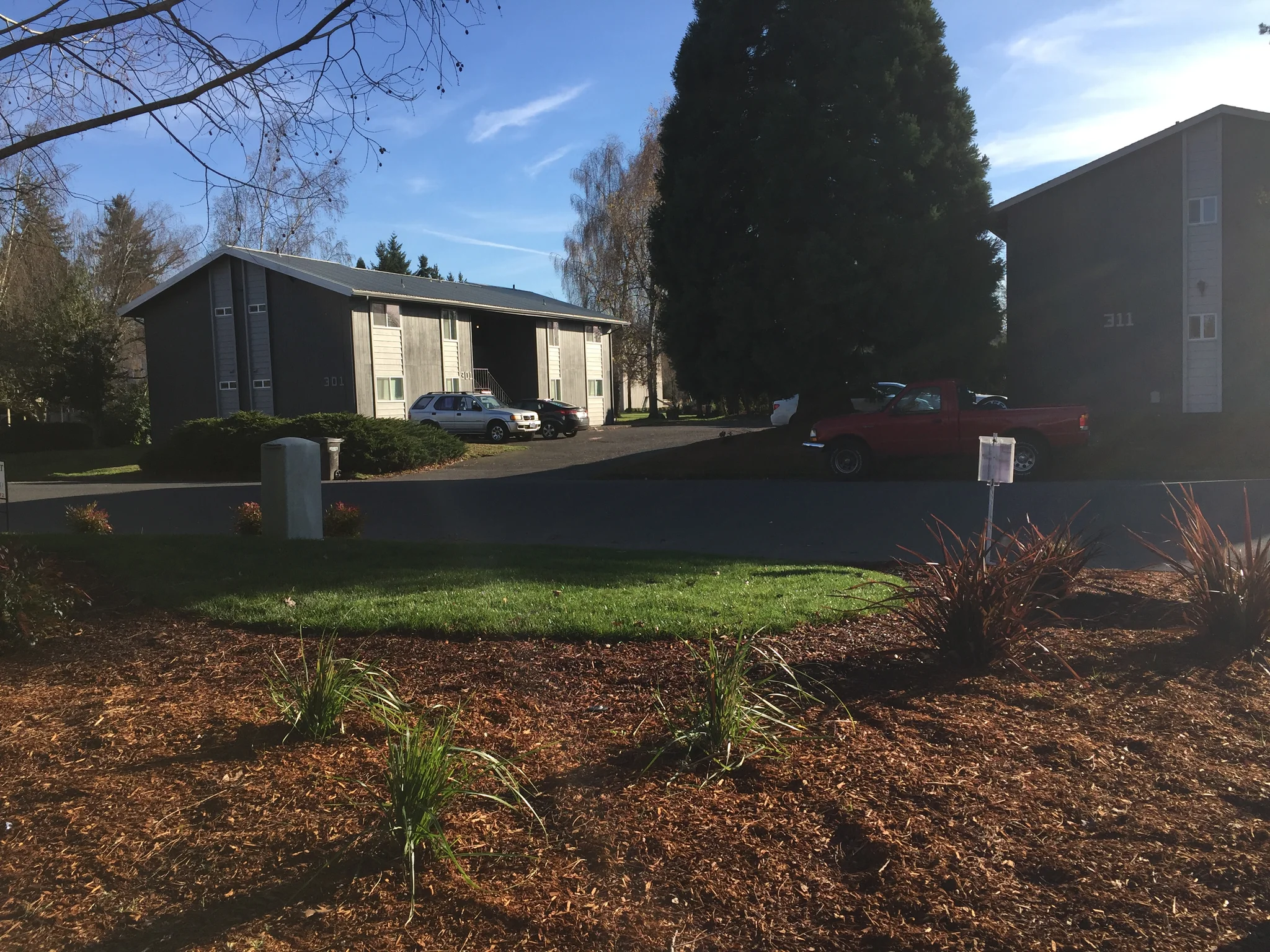 Monmouth Apartment: 311 Whitesell Ave W