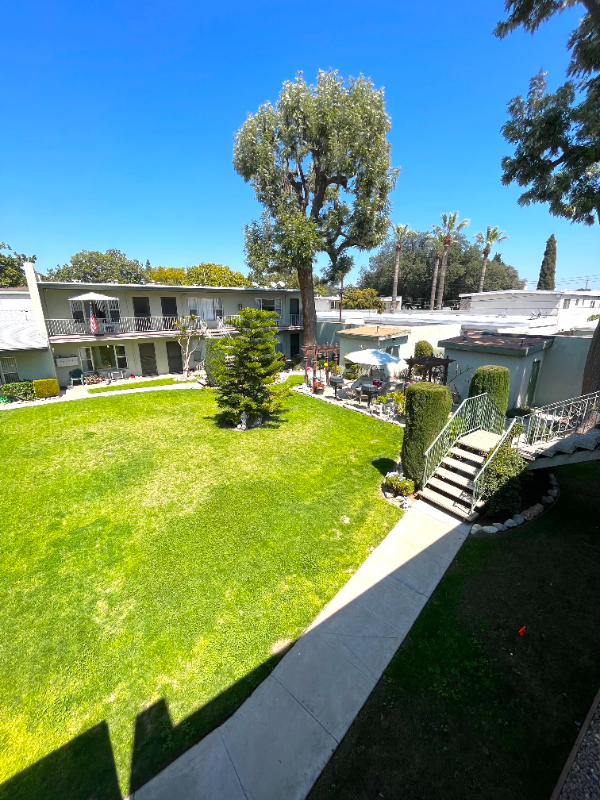 Fullerton Apartment: 146 S Princeton Ave