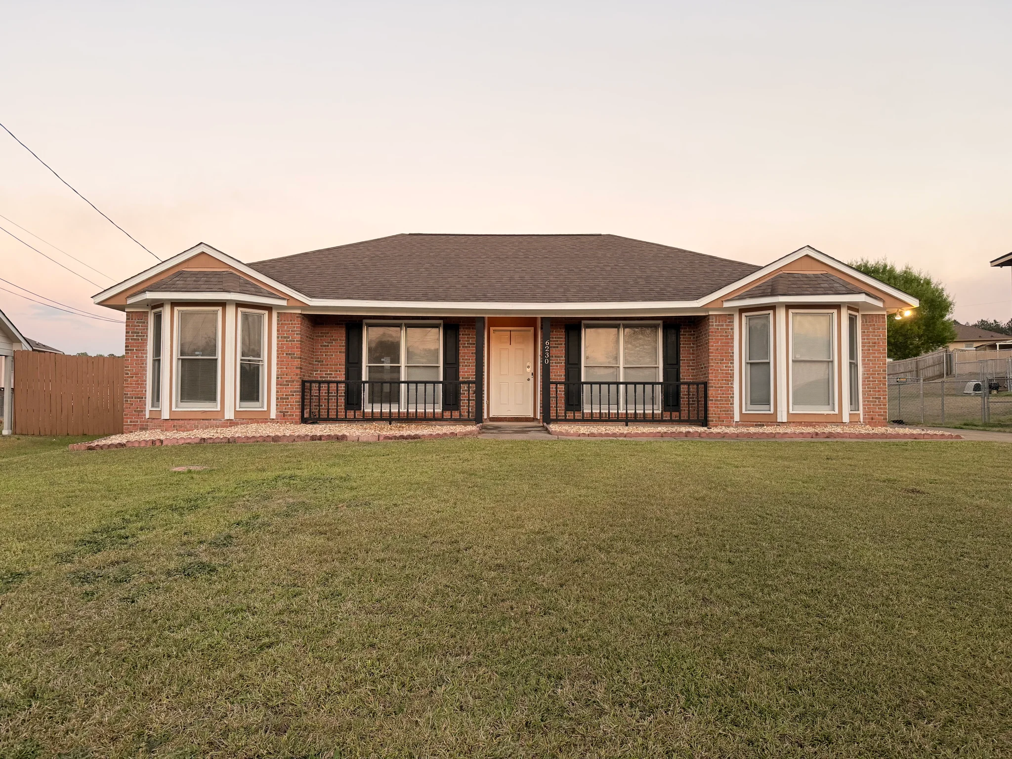 Columbus House: 6230 Valencia Dr