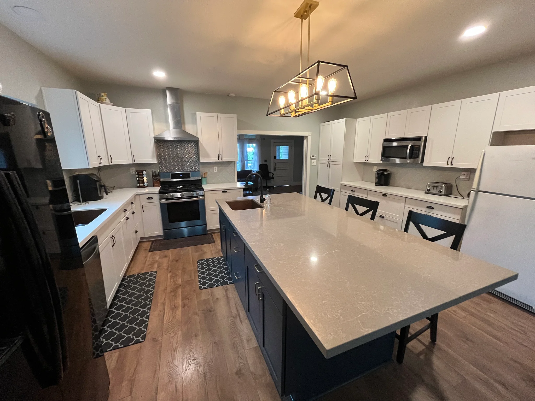 Fair Oaks House: 4059 Ridge St