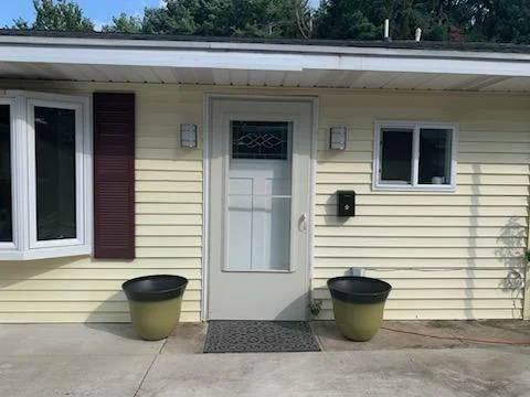 Scotts House: 10565 Tomkinson Dr