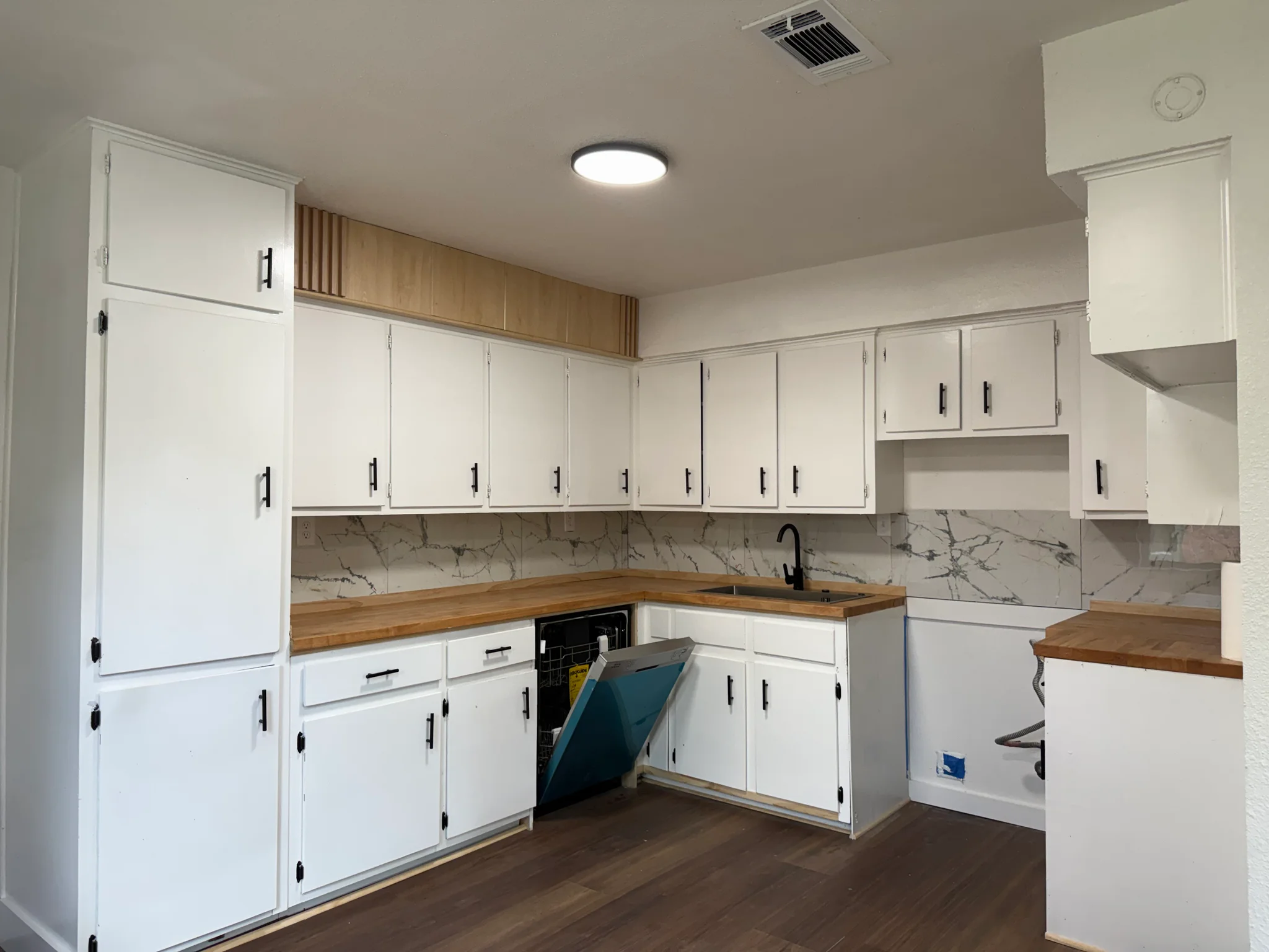 Commerce House: 1114 Blackburn St