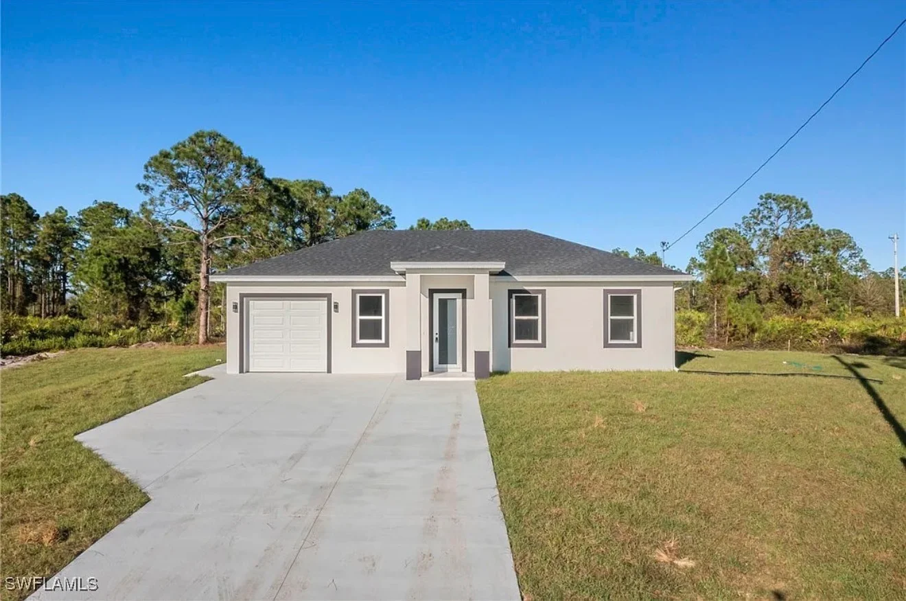 Lehigh Acres House: 1106 W 11Th St