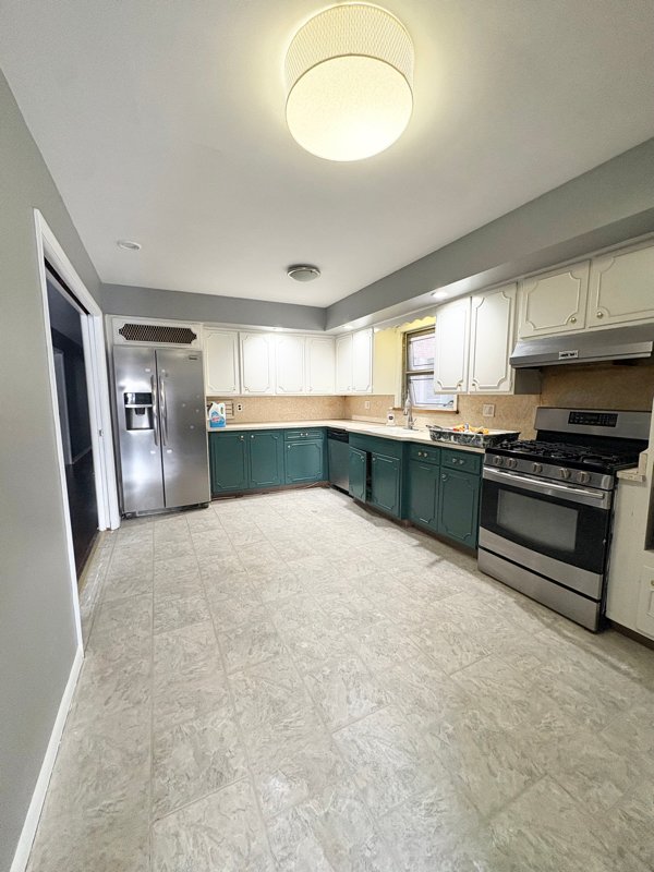 Bayonne Apartment: 861 ave c