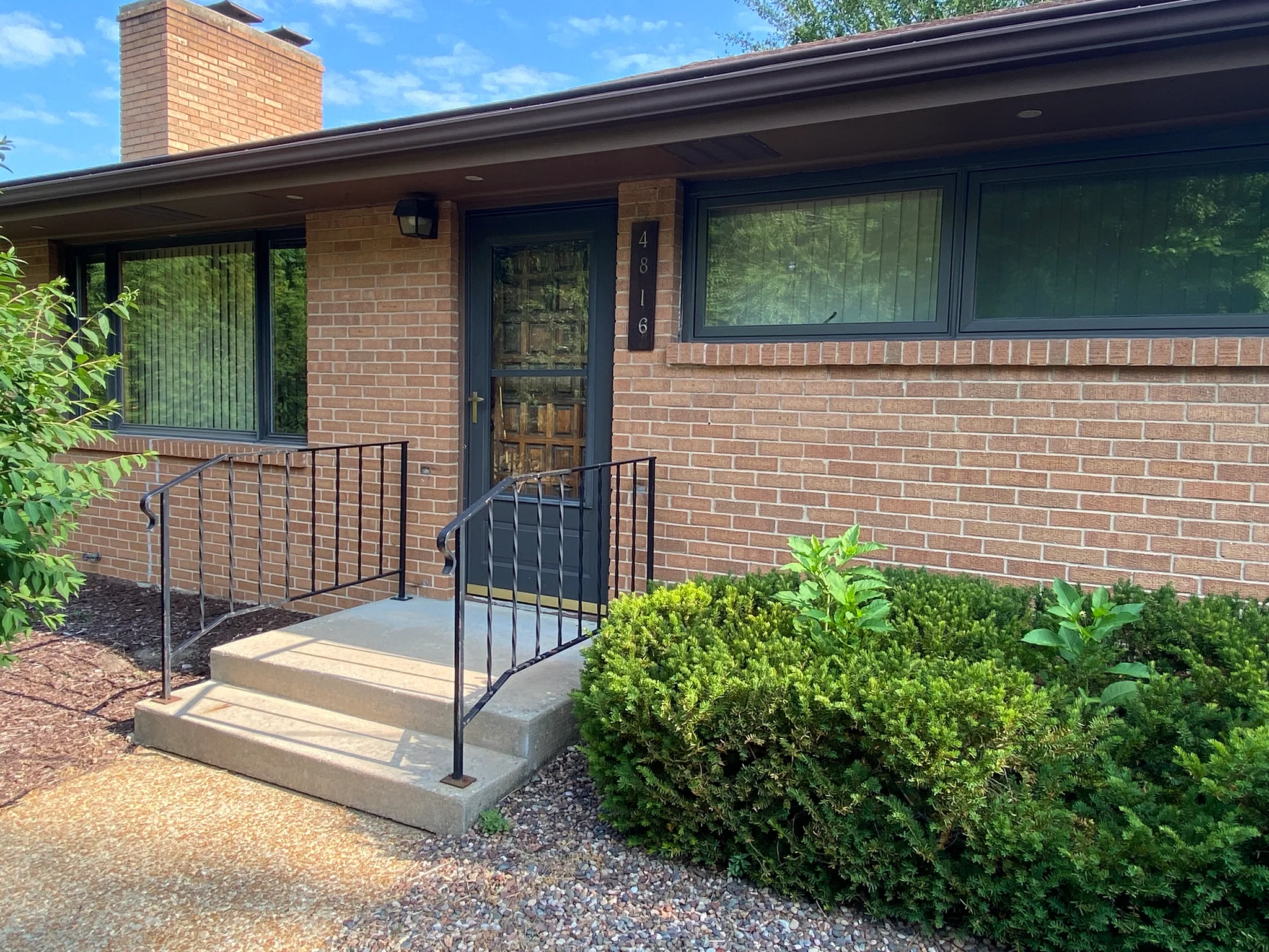 Madison House: 4816 Hillview Terrace