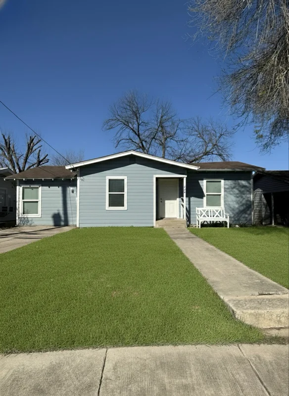 San Antonio House: 129 La Manda Blvd