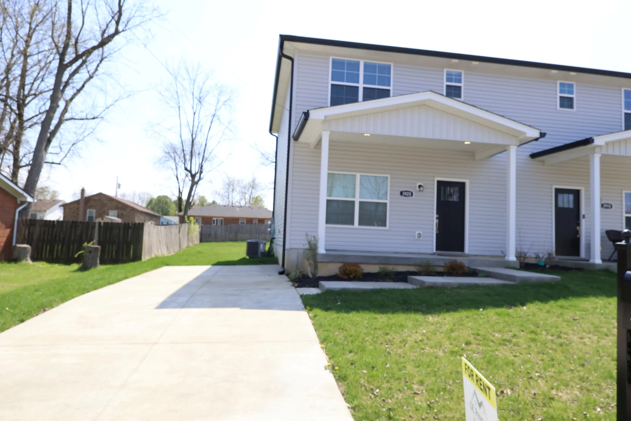 New Albany Townhome: 3920 Dunbar Avenue