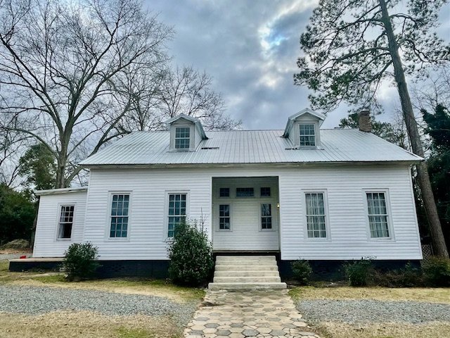 Dawson Apartment: 819 E Lee St, D