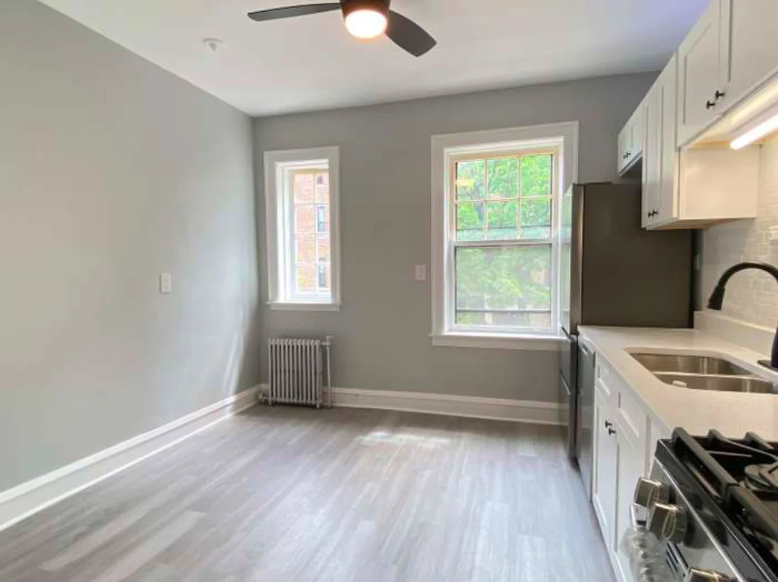 Chicago Condo: 2422 W Greenleaf Ave