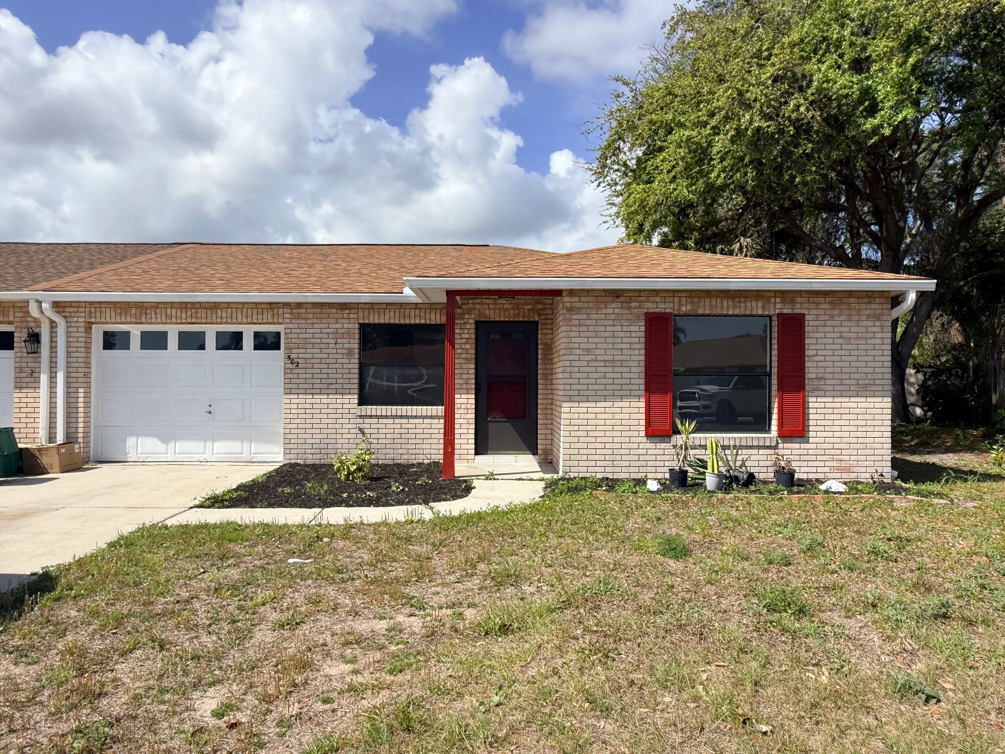 Edgewater Multiplex: 502 Sandpiper Ct