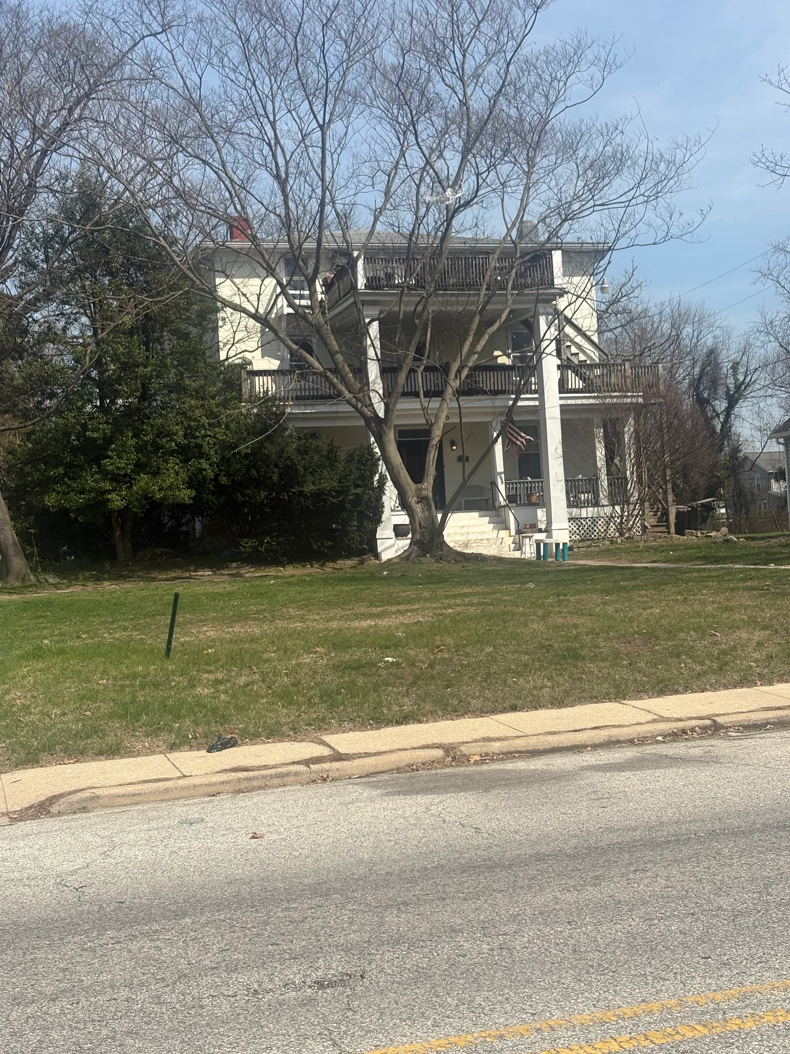 Baltimore Apartment: 700 Woodbourne Ave