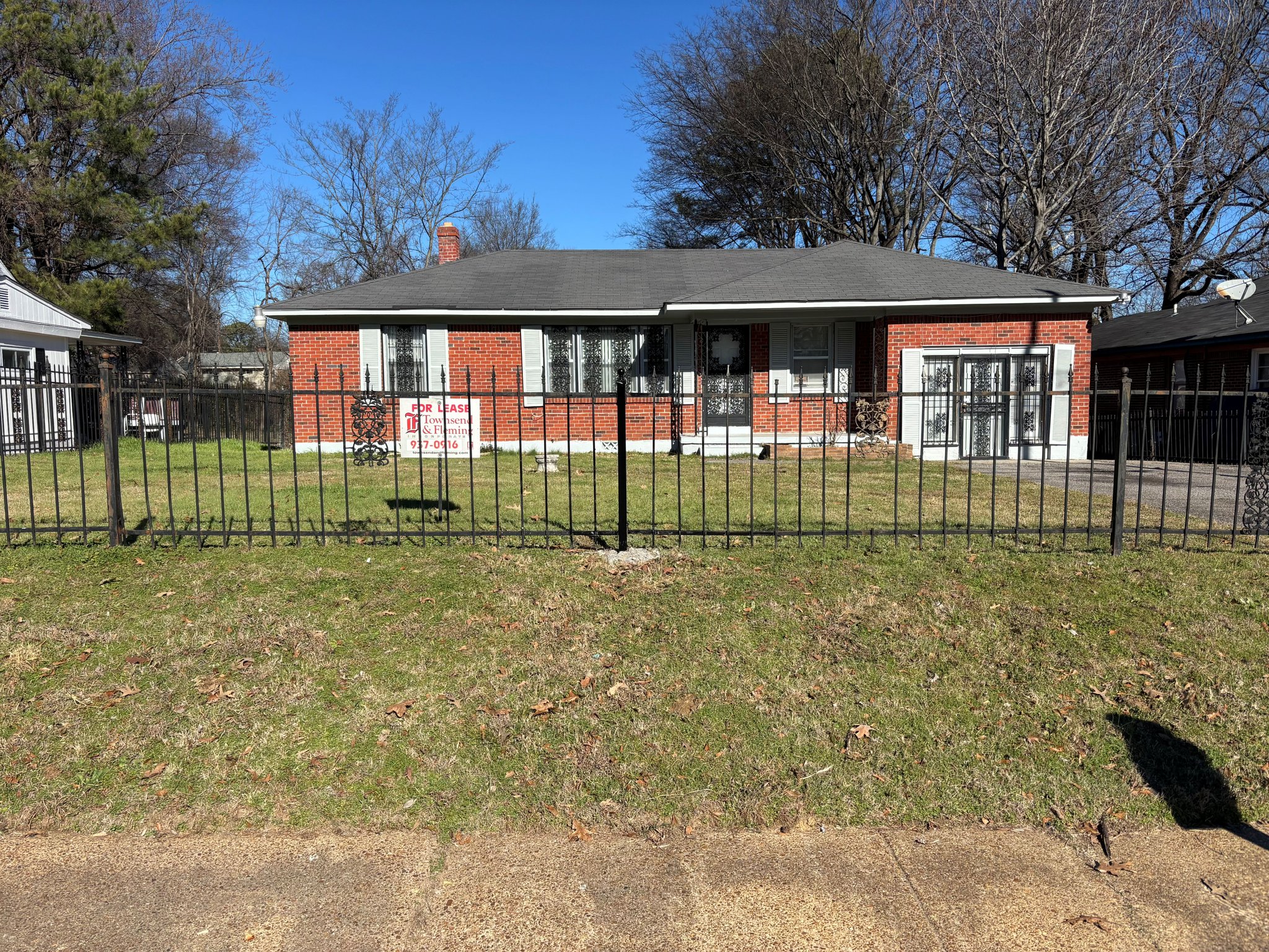 Memphis House: 76 E. Dunbar