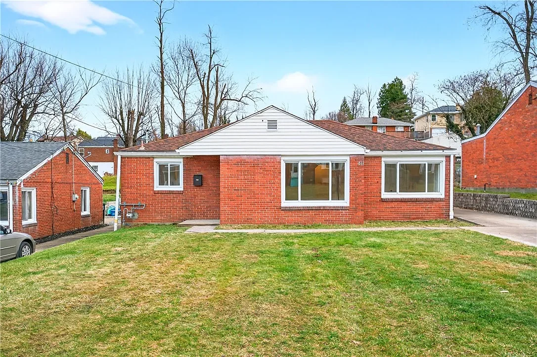 McKeesport House: 811 Everglade Dr