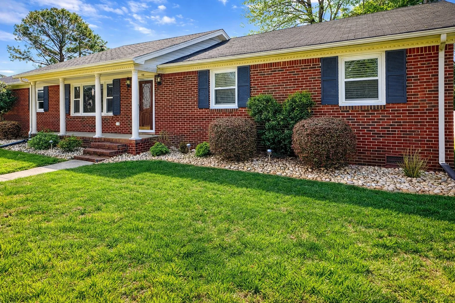 Chesapeake House: 305 Woodbridge Drive