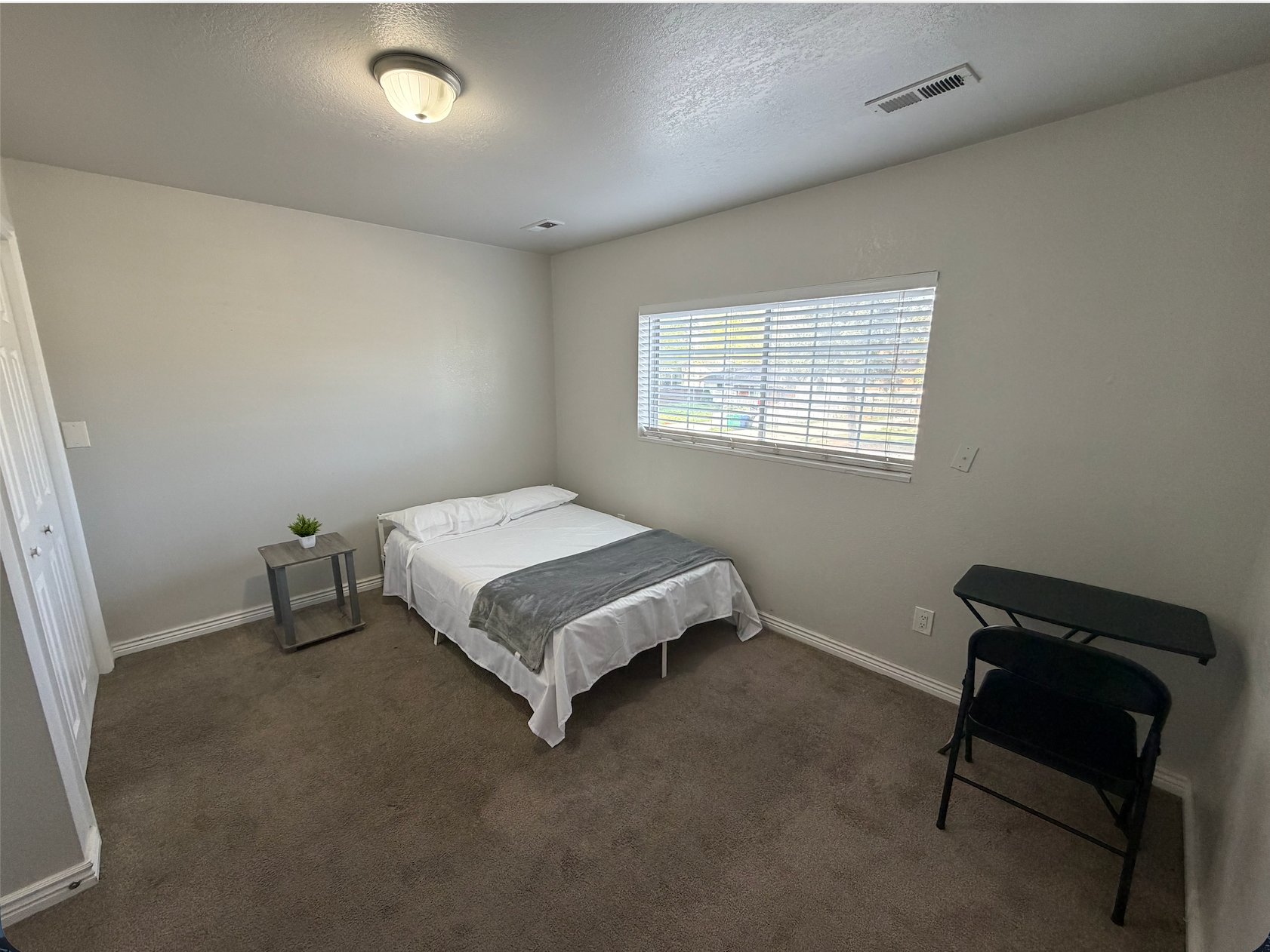 MILLCREEK House: 546 E DELNO DR