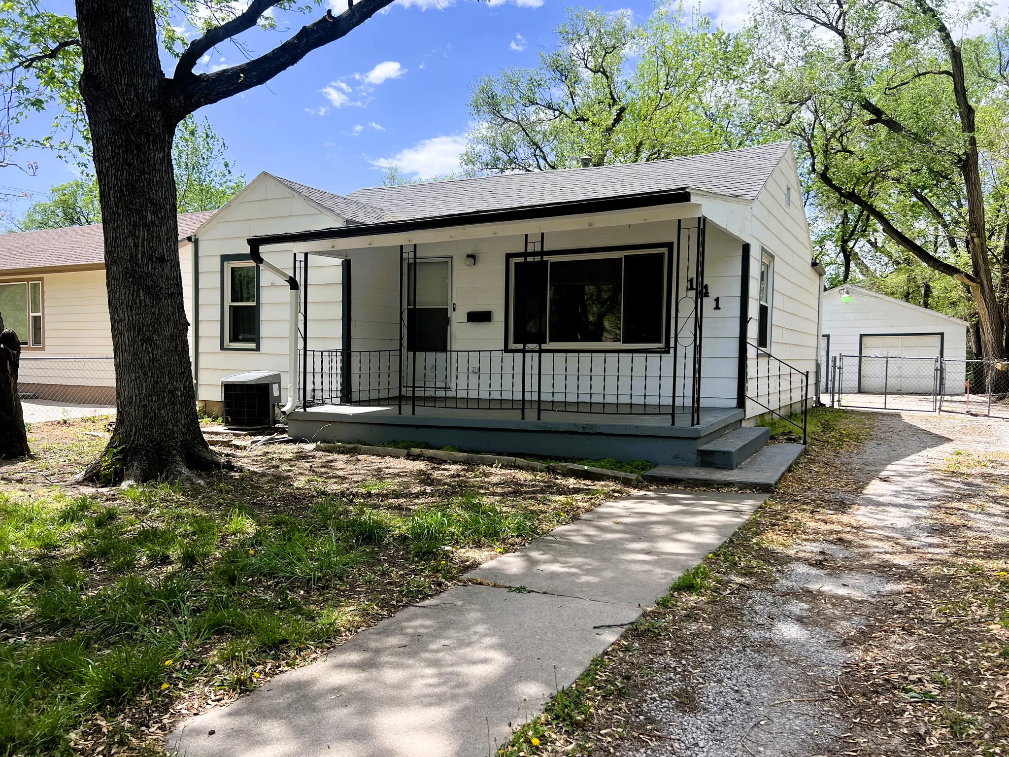 Wichita House: 141 S Custer