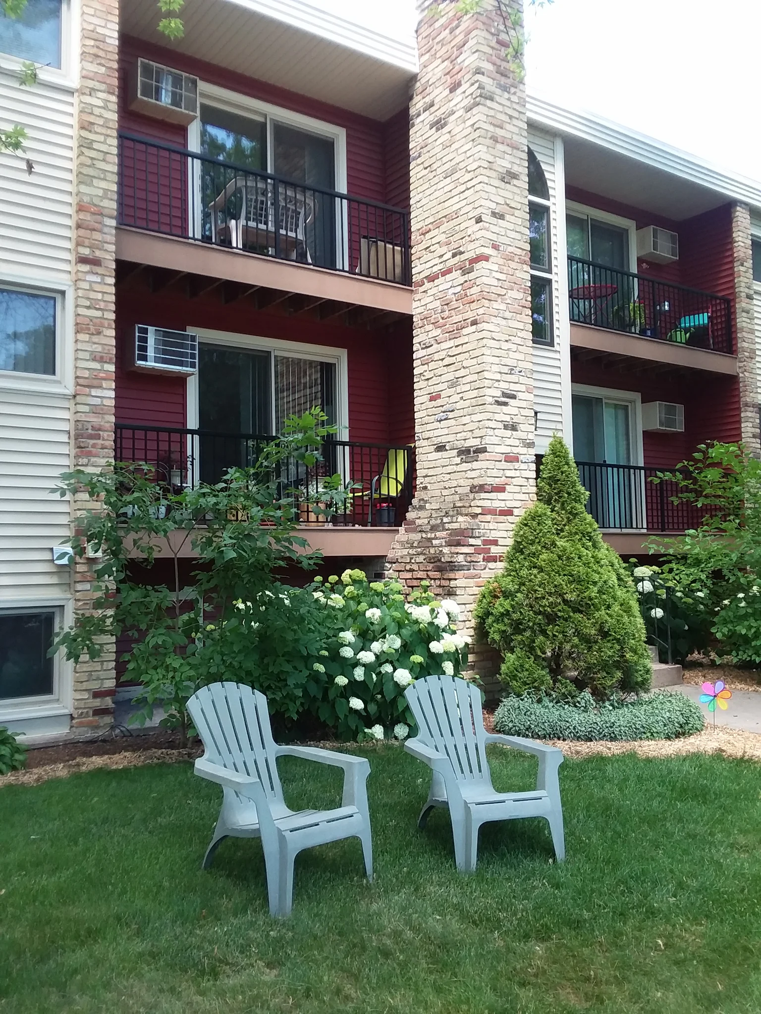 crystal Apartment: 3246 douglas dr. n.