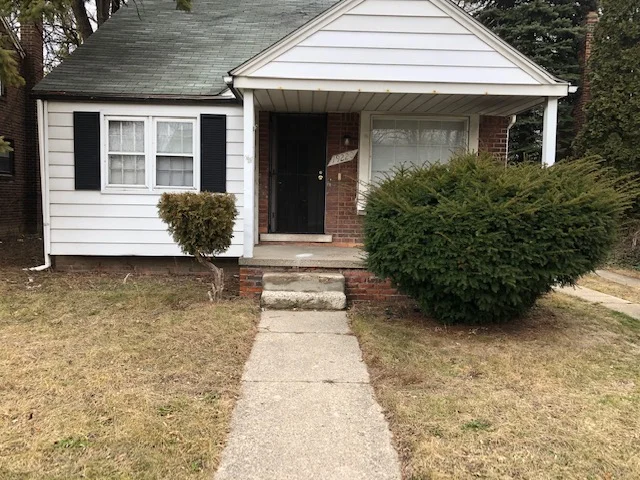 Detroit House: 19220 Alcoy St