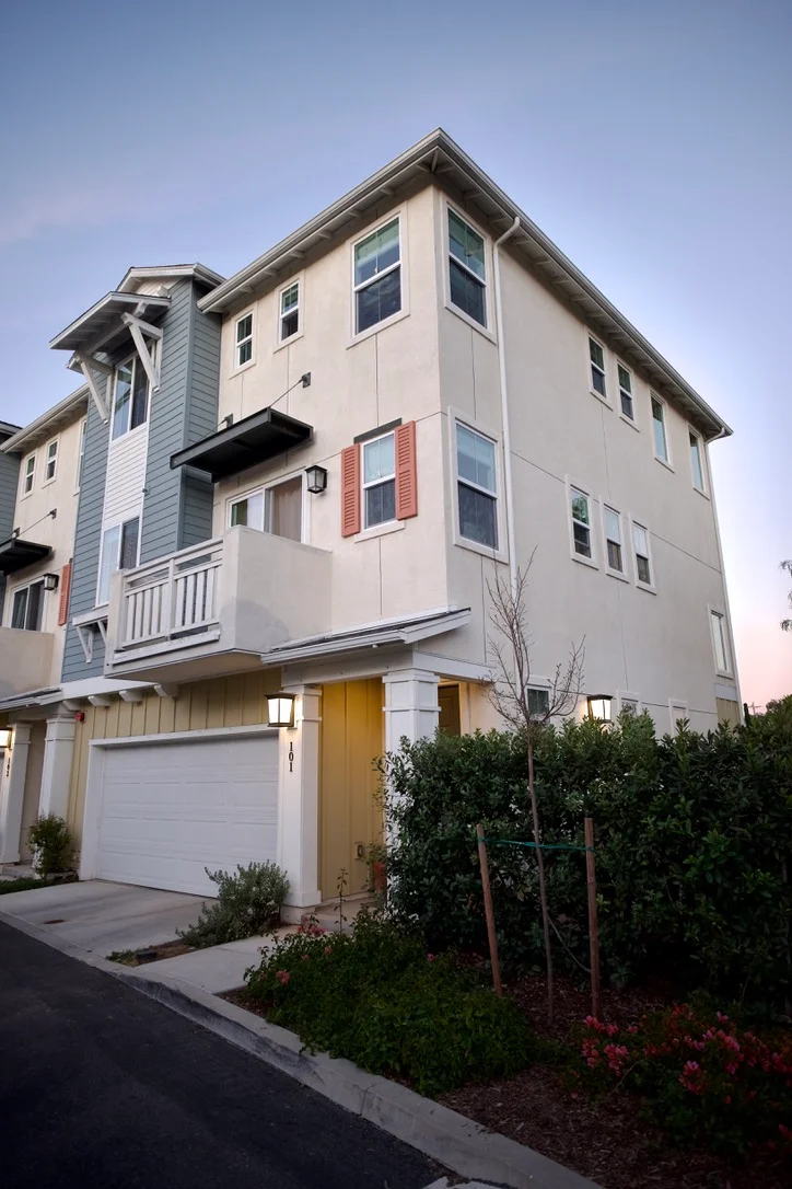 Goleta Townhome: 529 Asilomar Way