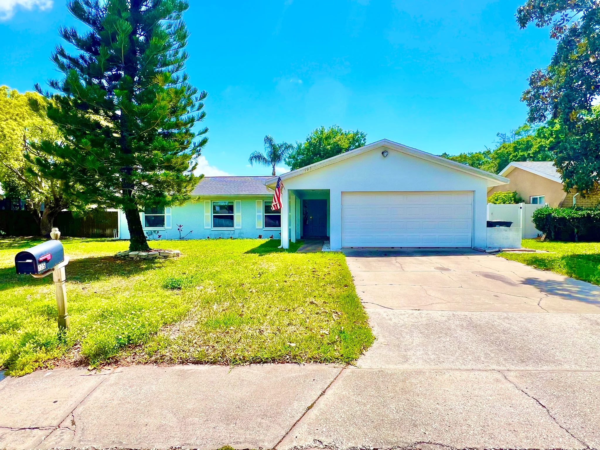 Safety Harbor House: 105 N Bay Hills Blvd