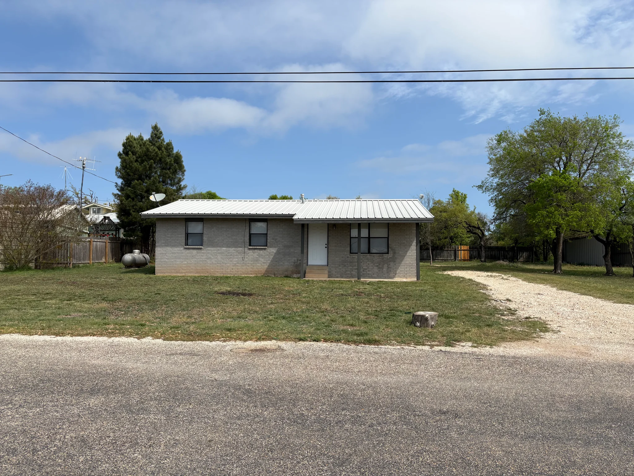 Harper House: 105 Deloris Dr