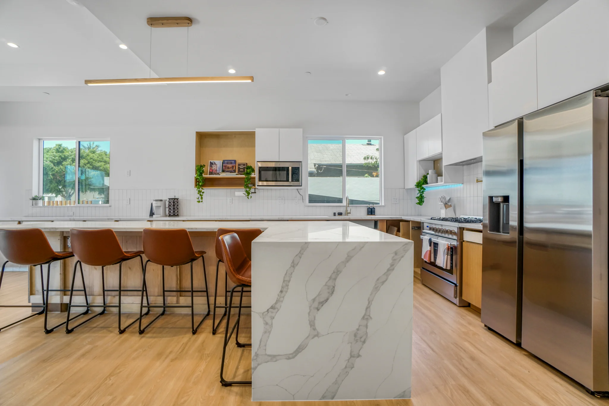 Culver City Apartment: 4800-4802 S. Slauson