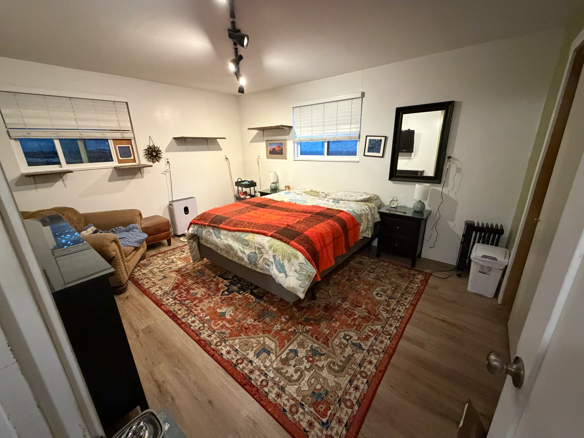 Broomfield House: 565 W Midway Blvd