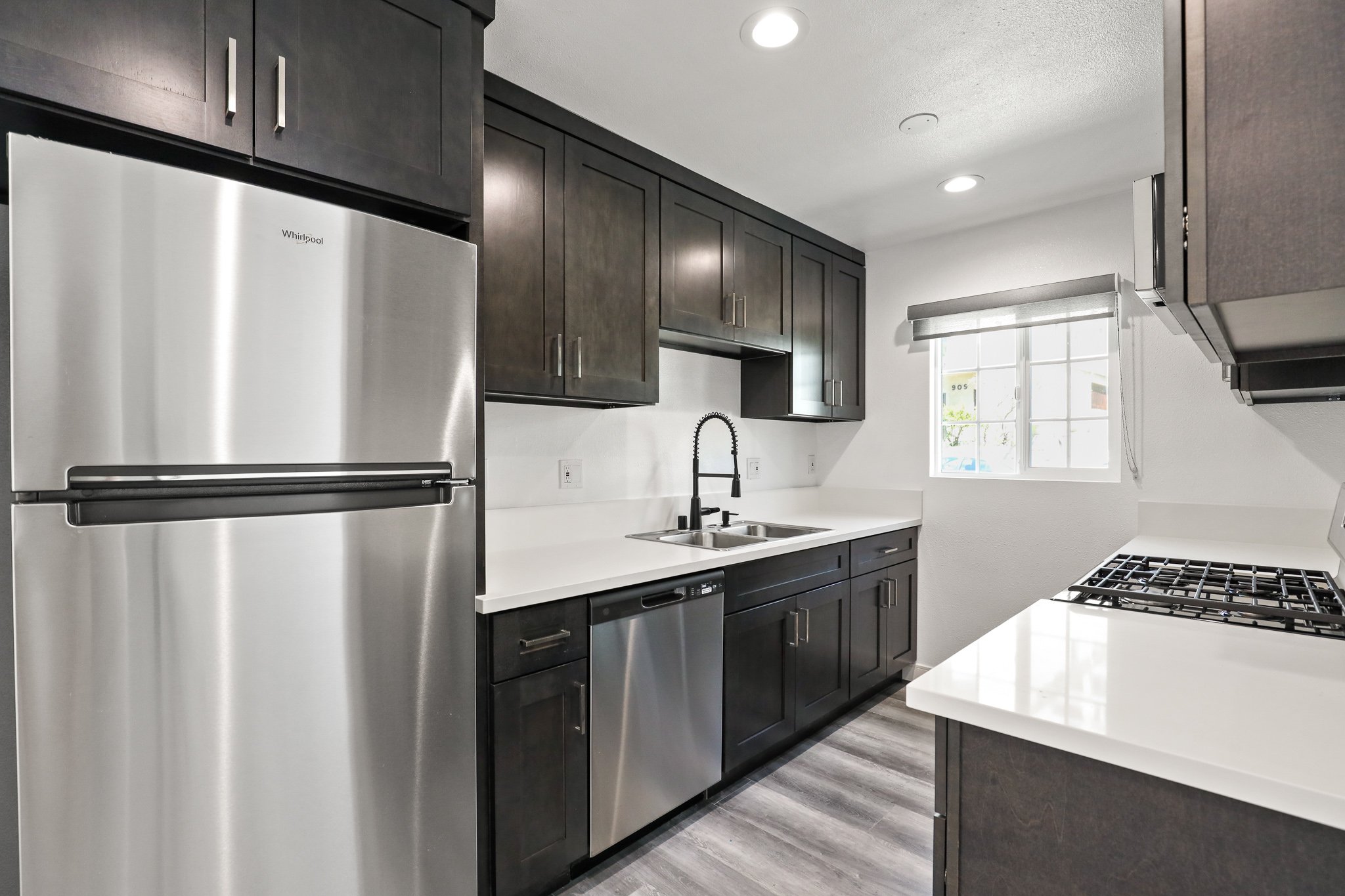 Los Angeles Apartment: 900 West College Street