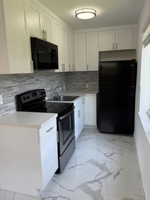 Sunrise Apartment: 5962 nw 19 street