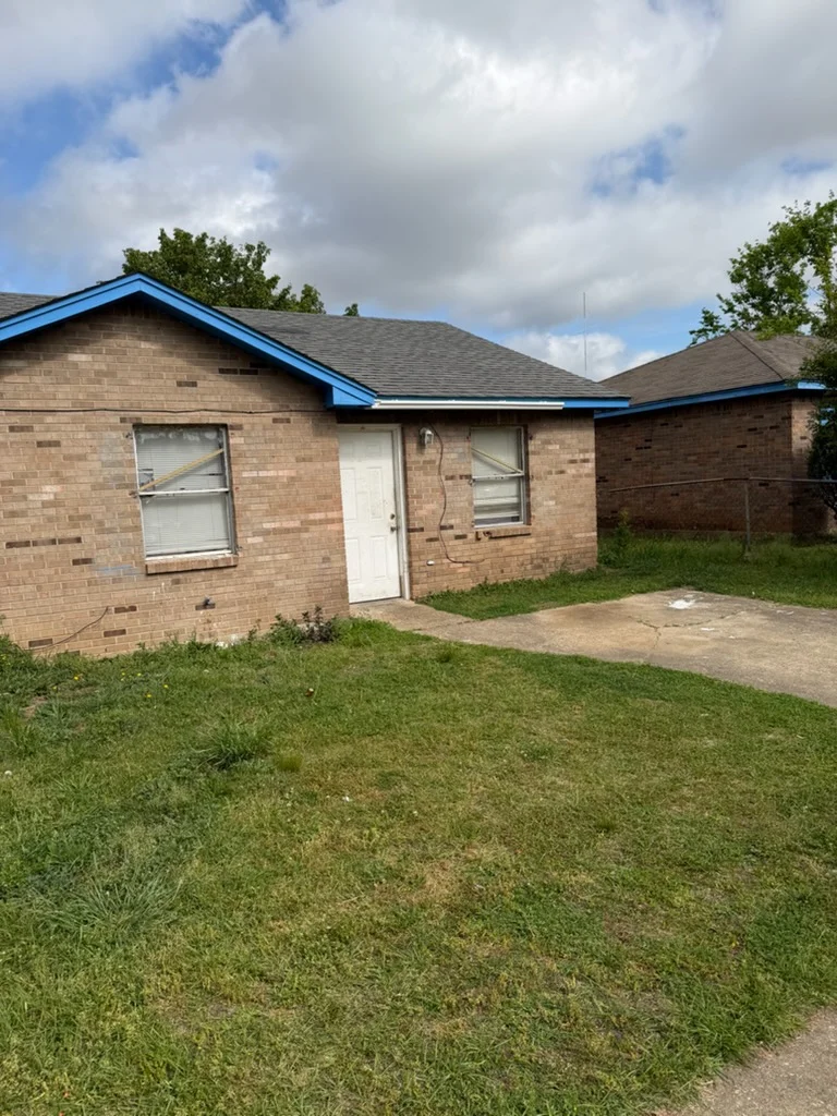 Montgomery House: 3533 Manley Drive