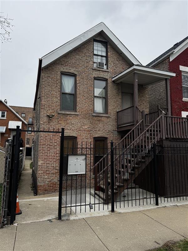 Chicago Apartment: 1916 S Fairfield Ave