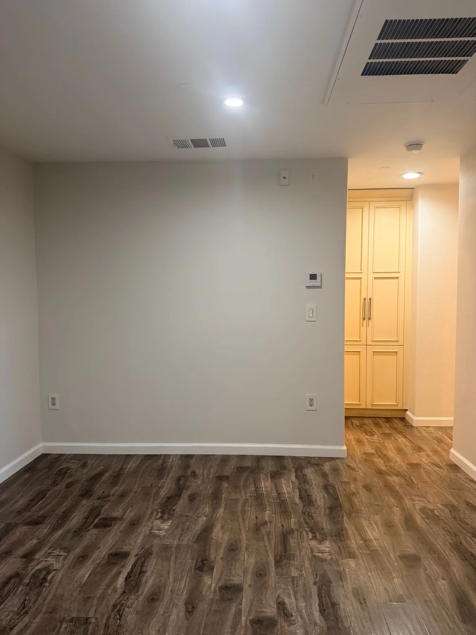 West Hollywood Apartment: 917 N. Sierra Bonita Ave